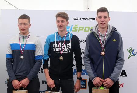 CERKNIŠKI POLMARATON 79 FOTO LJUBO VUKELIČ